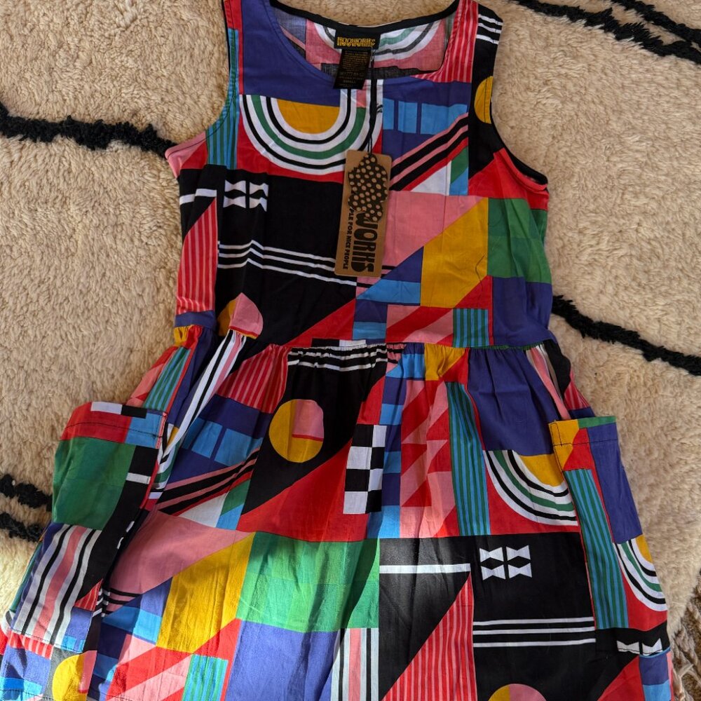 NOOWORKS BNWT Big Pocket Dress Graphic Print Size Small / Medium